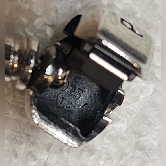 LIKE NEW AUTHENTIC PANDORA BRACELET WITH 2 PANDORA CHARMS 8 Inch - Picture 9 of 11